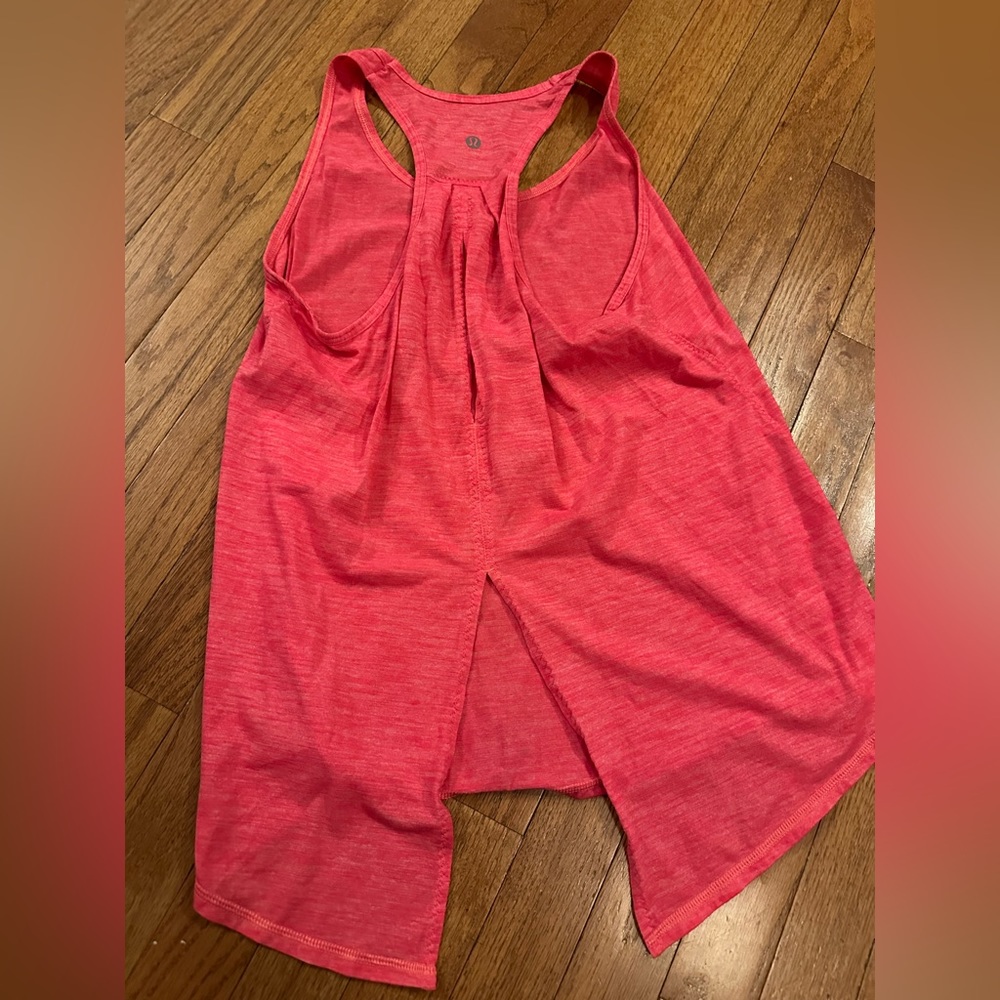 Lululemon tank